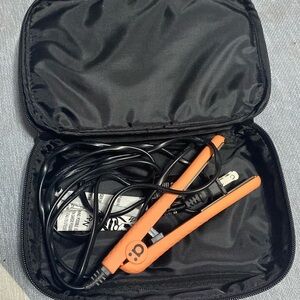 Mini hair straightener